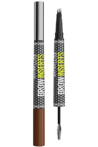 Zwei Maybelline Brow Inserts Augenbrauenstifte geschlossen und geöffnet vor weißem Hintergrund