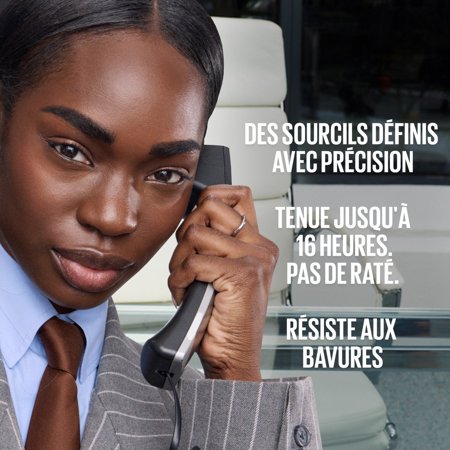 Pointe résistante à la cassure de 1,5 mm et pinceau de précision intégré au crayon à sourcils Brow Ultra Slim