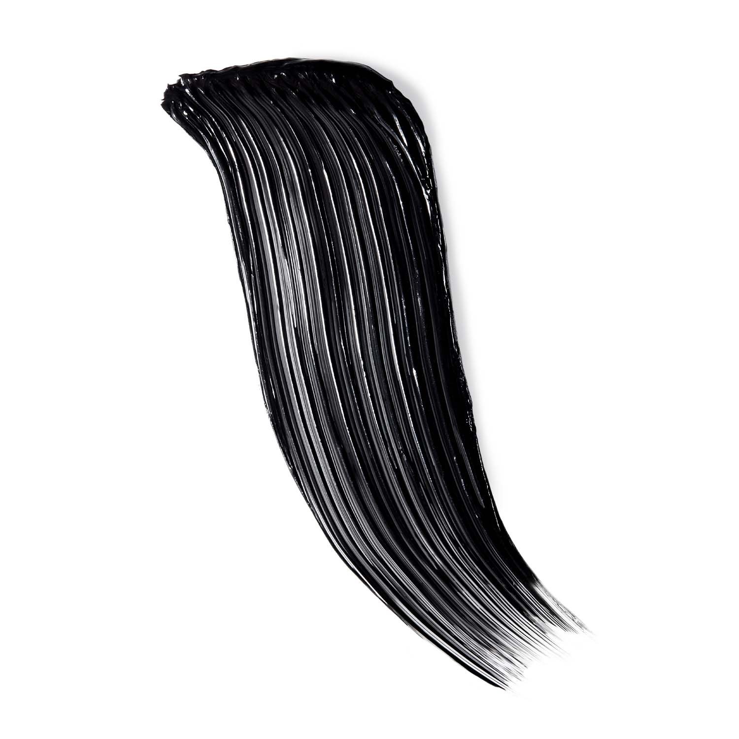 Ein strukturierter, tiefschwarzer Mascara-Swatch auf weißem Hintergrund.