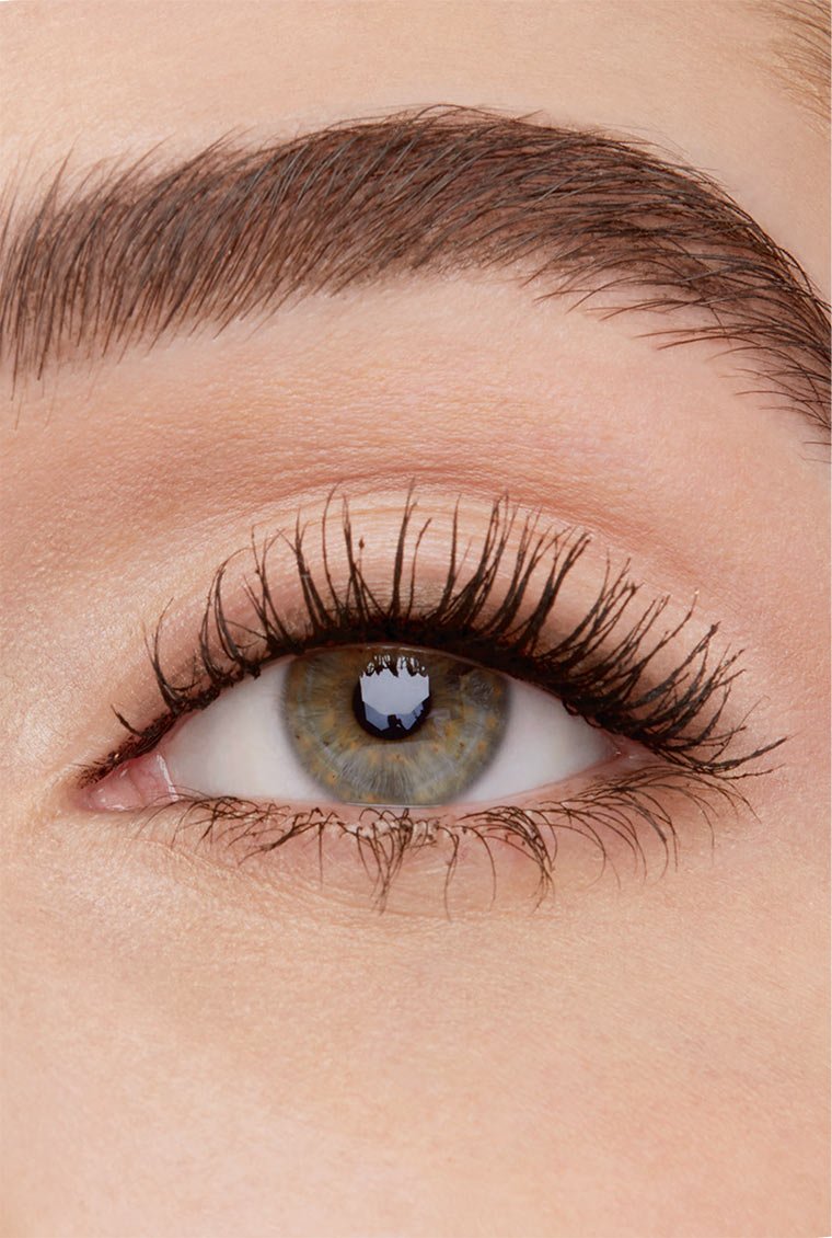 Großaufnahme light Maybelline Colossal 2020