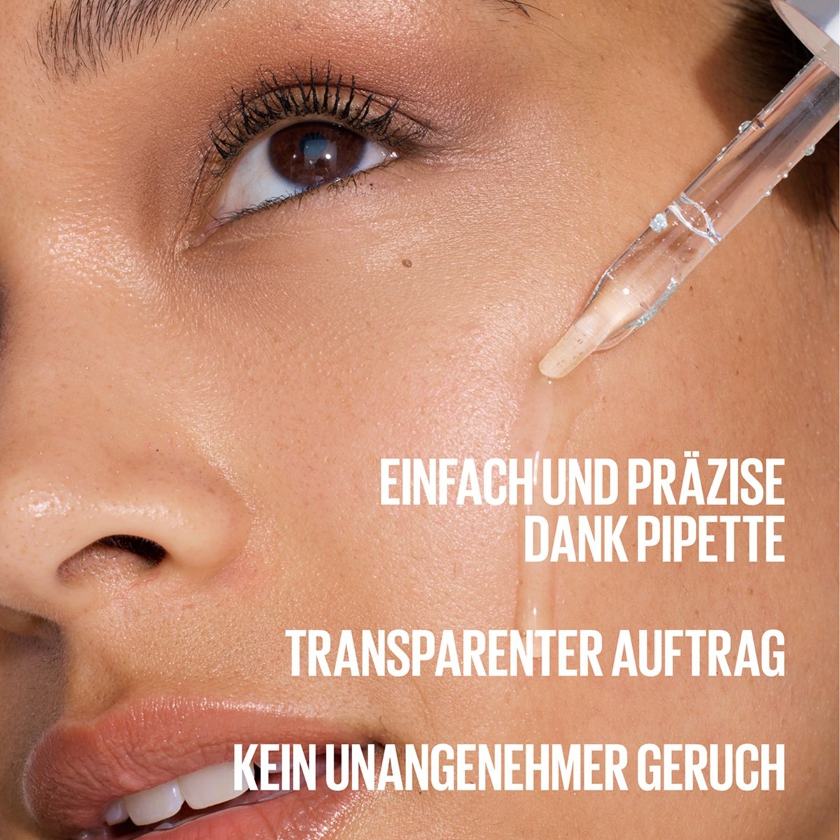Frau trägt mit Pipette einen klaren Tropfen des geruchsneutralen Serums auf die Haut auf.