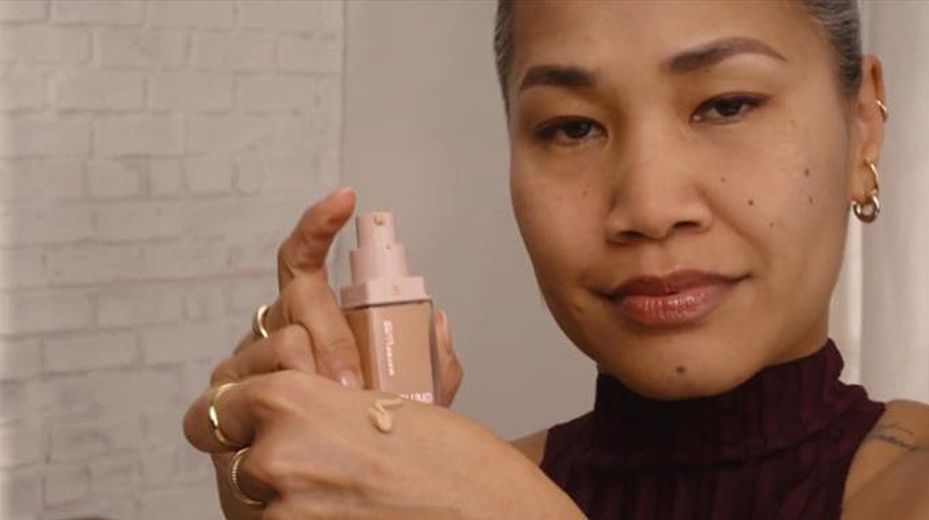 Maybelline-Lifter-plumpglow-foundation-Video-cover-model
