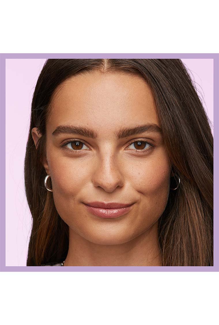Ergebnis des Express Brow Shaping Pencil Augenbrauenstift&nbsp;an einem Model